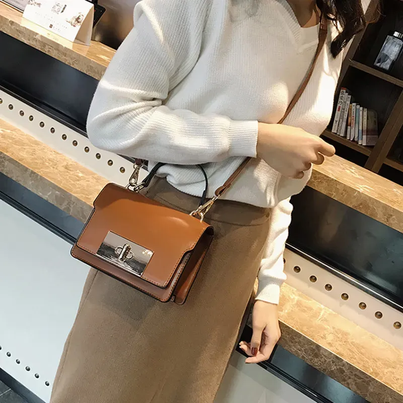 Simple Fashion Trendy All-match Versatile Shield Lock Buckle Messenger Handbags Design Crossbody Doctor Bags - Image 6