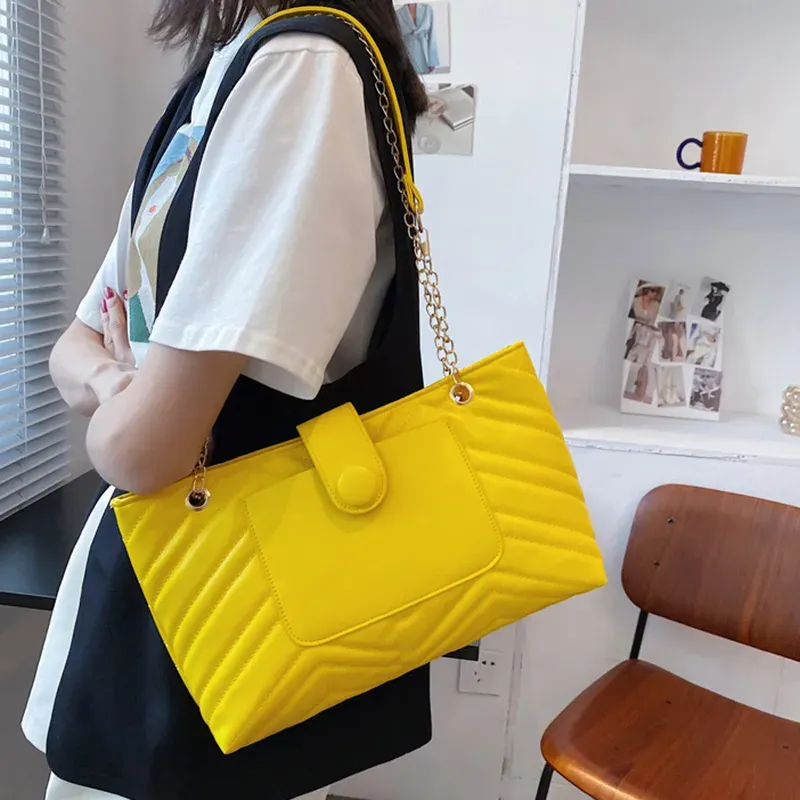 Women Fashion Solid Color Chain Shoulder Bag - Image 18