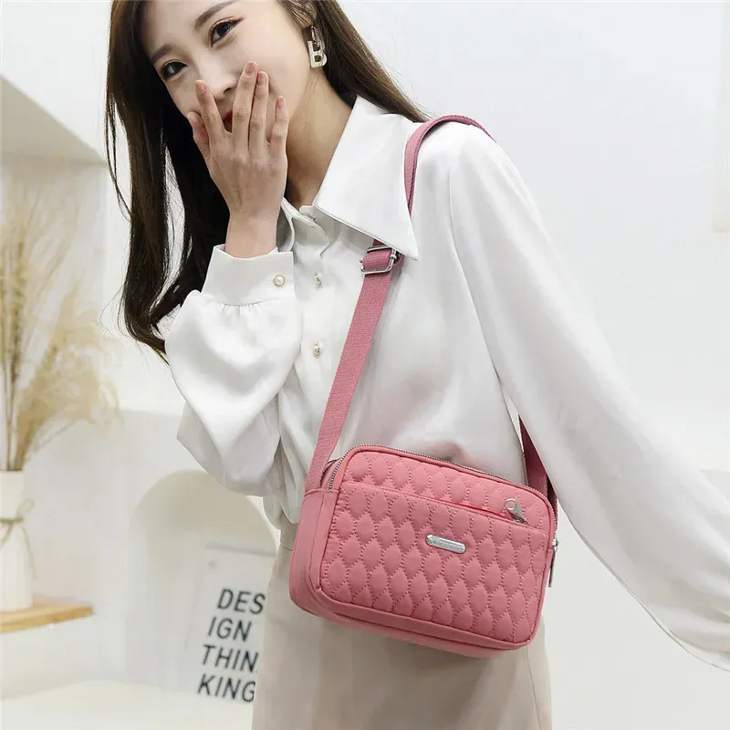 Women Casual Stitching Design Solid Color Quilted Crossbody Bag - Image 4