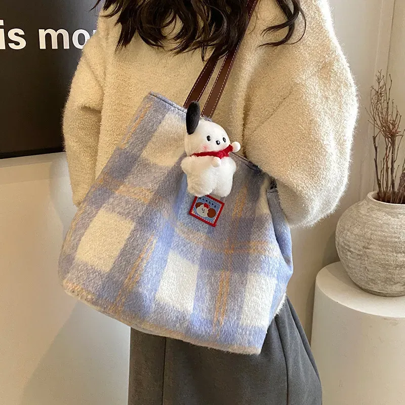 Women Cute Plush Plush Strap Pendant Large Capacity Tote Bag - Image 3