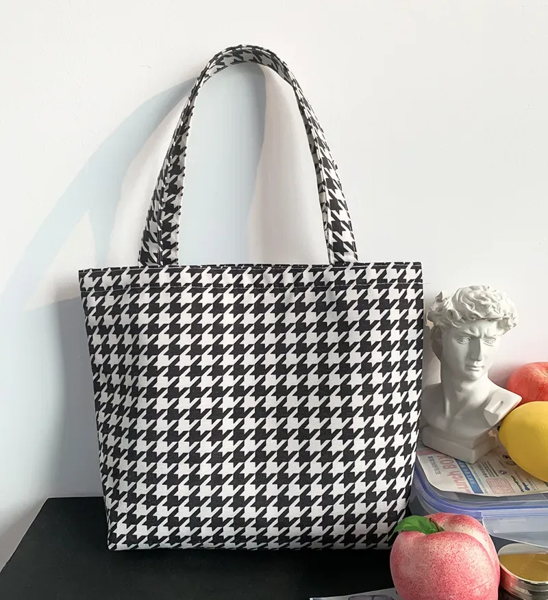 Women Simple Butterfly Print Large-Capacity Canvas Tote Bag - Image 10