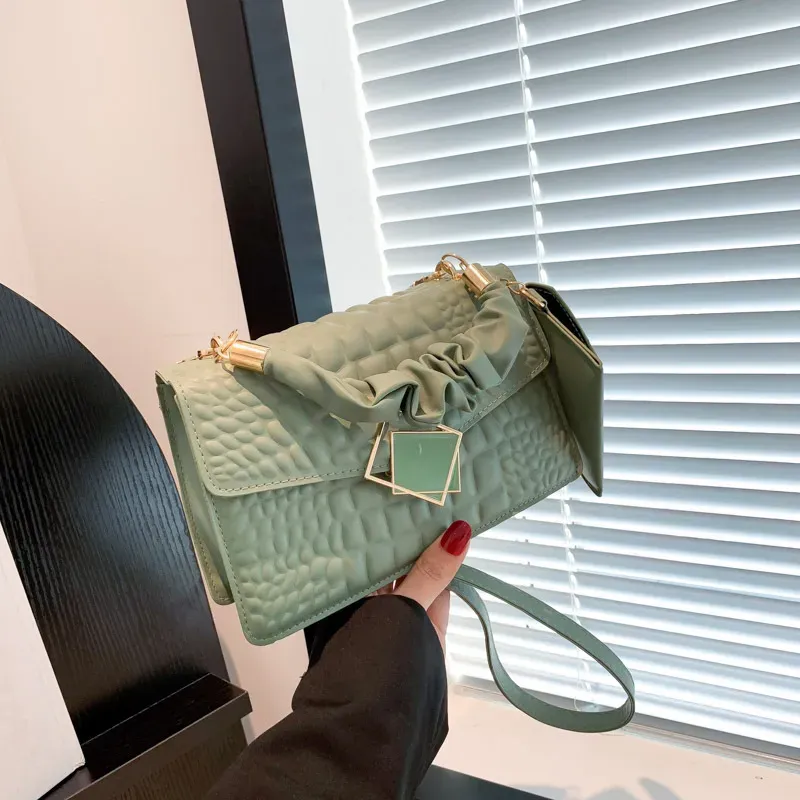 Fashion Solid Color Crocodile Embossed Shoulder Bag - Image 4