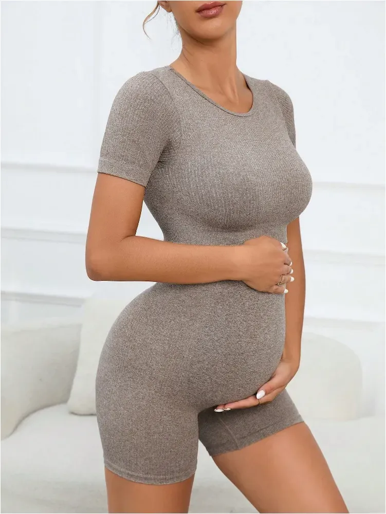 Pregnant Women Knitted Quick-Drying Breathable Short-Sleeved Top Tight Shorts Sports Yoga Two-Piece Set - Image 4