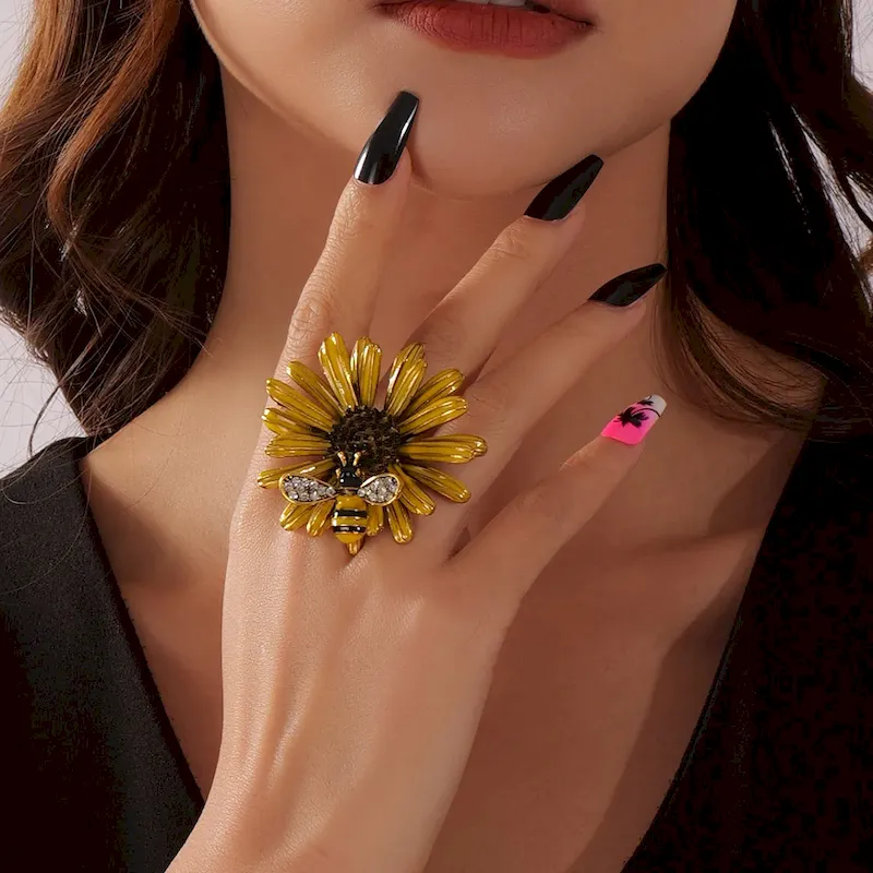 Wholesale Women Fashion Creative Exaggerated Gold Sunflower Bee Ring