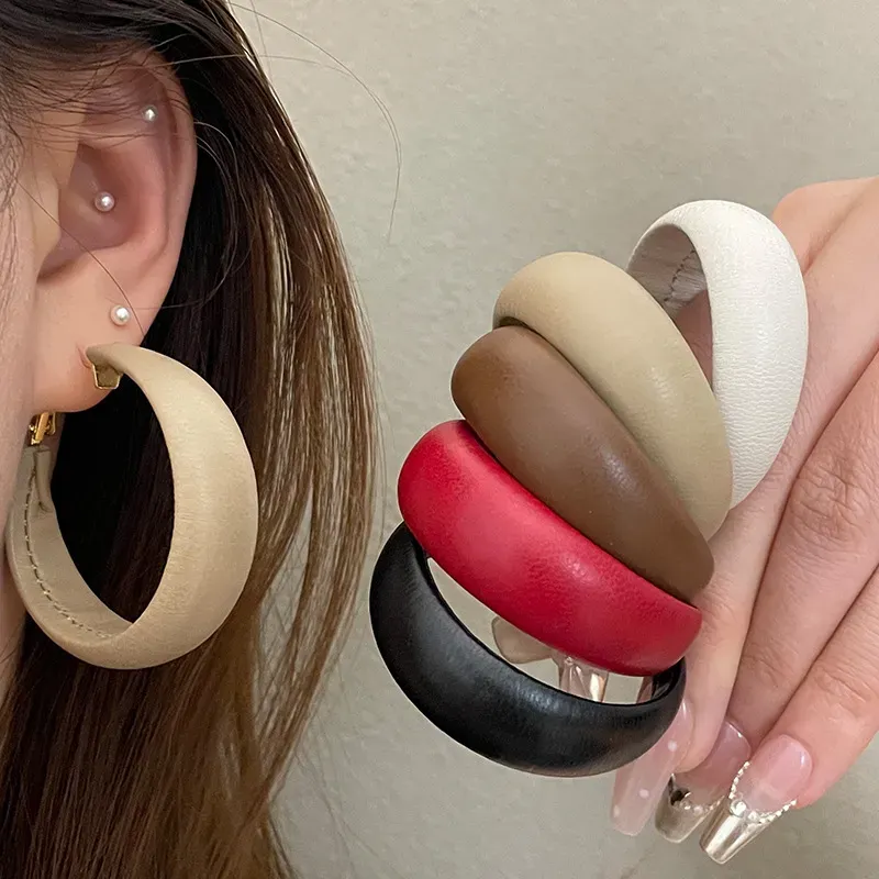 Wholesale Women Fashion Autumn And Winter Solid Color Pu Leather Earrings